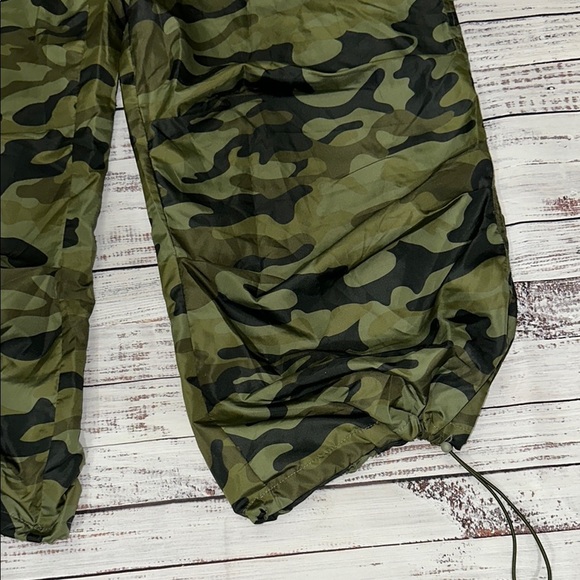 Fashion Nova Keep On Rising Camo‎ Parachute Pant Sz. L - Picture 6 of 11